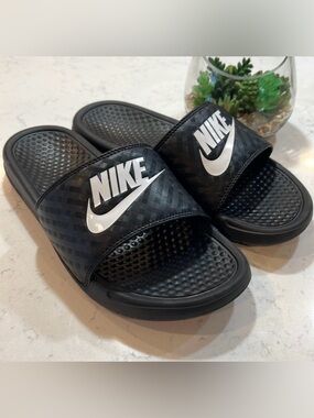 Nike black slip on sandals size 9